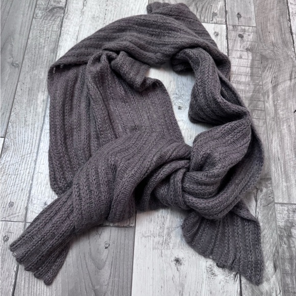 Free People Ribbed Knit Scarf Gray Soft - Picture 3 of 5